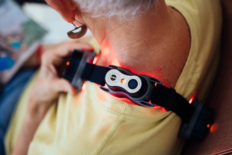 Does NIR Red Light Therapy Work Through Clothes?