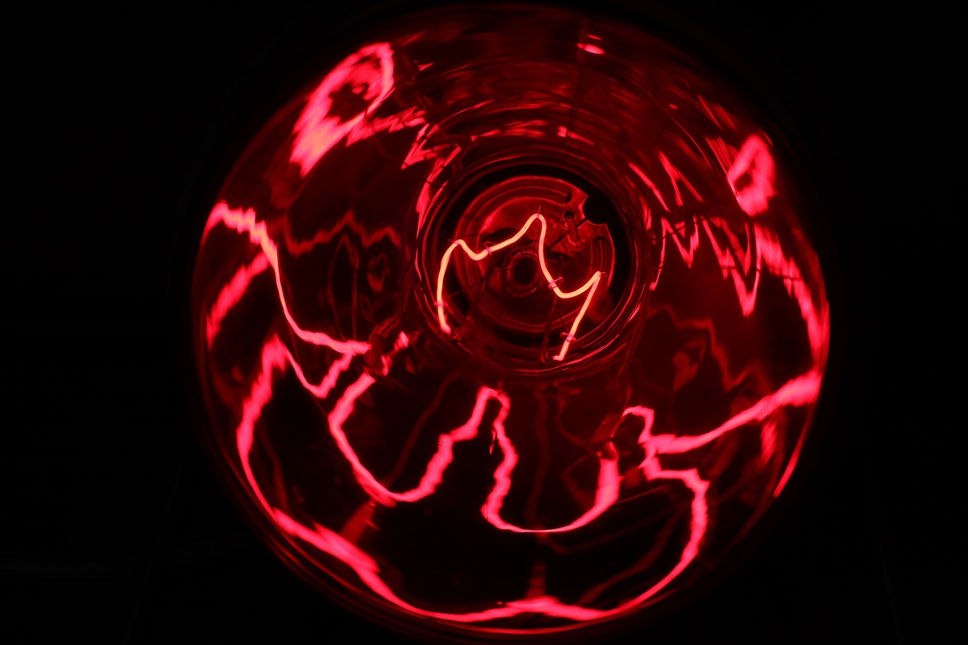 An image of a red infrared lamp.